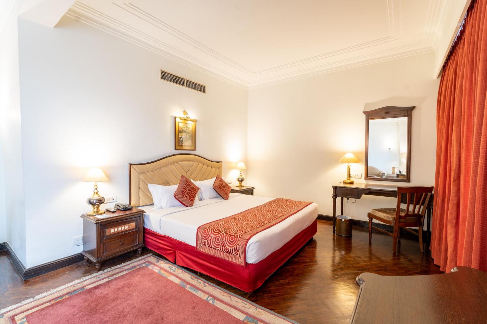 Grand Hotel Kathmandu Exterior photo