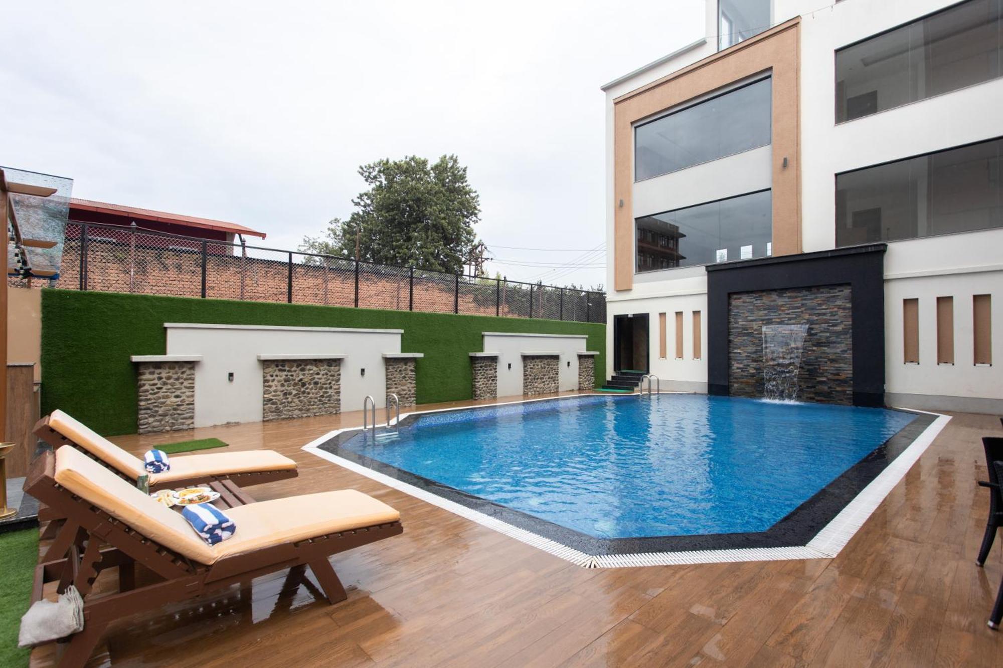 Grand Hotel Kathmandu Exterior photo